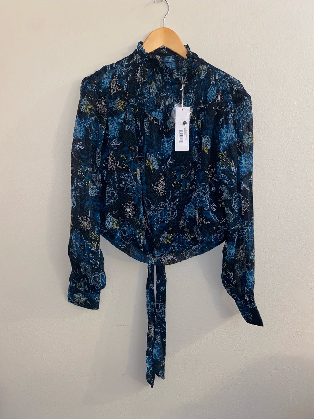 NWT Bishop + Young Selena Blue Floral Sheer Tie Neck Ruffle Blouse Size Medium